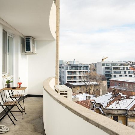 City View Apartment With Private Balcony Bucharest Exterior photo