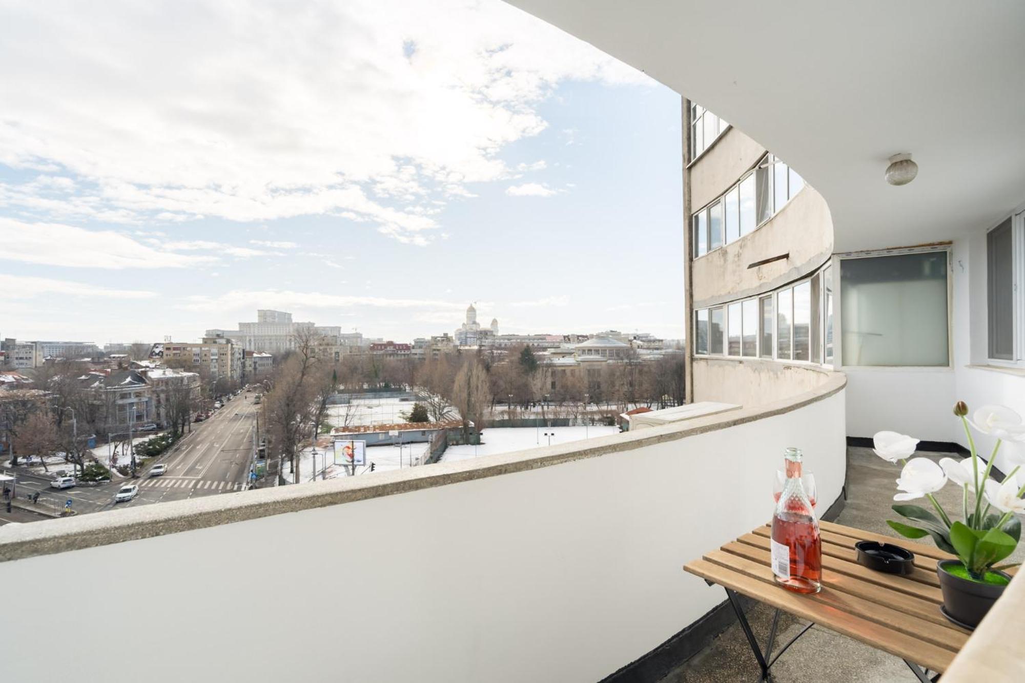 City View Apartment With Private Balcony Bucharest Exterior photo